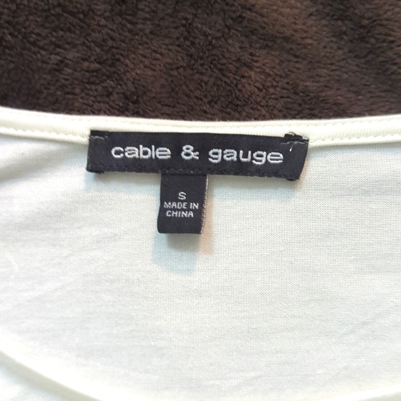 White Blouse with ruffled sleeves, Women's Cable & Gauge, Sz S - Picture 3 of 4